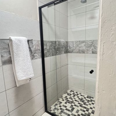 godide-guest-house-shower godide-guest-house-shower